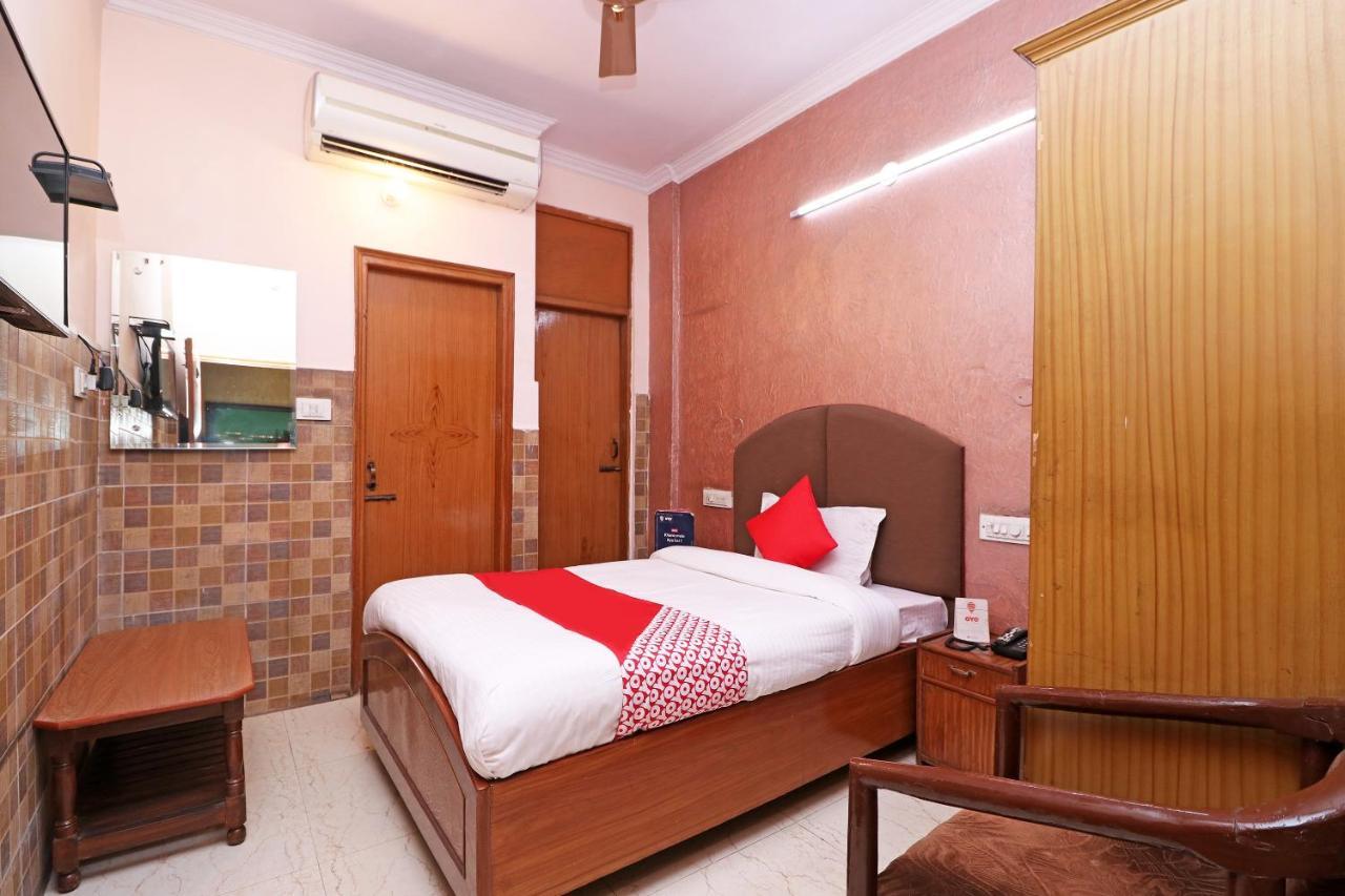Oyo 29304 Hotel Pooja Yamunānagar Exterior foto